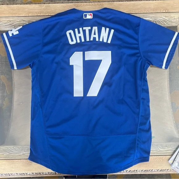 Shohei Ohtani Jersey and Card Mens Large Blue Los Angeles Dodgers - Picture 3 of 8